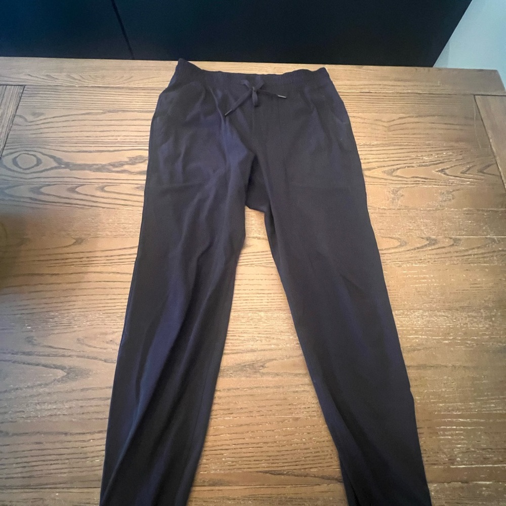 Lululemon joggers size large